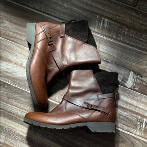 Women's Teva Delavina brown suede ankle boots NWOT